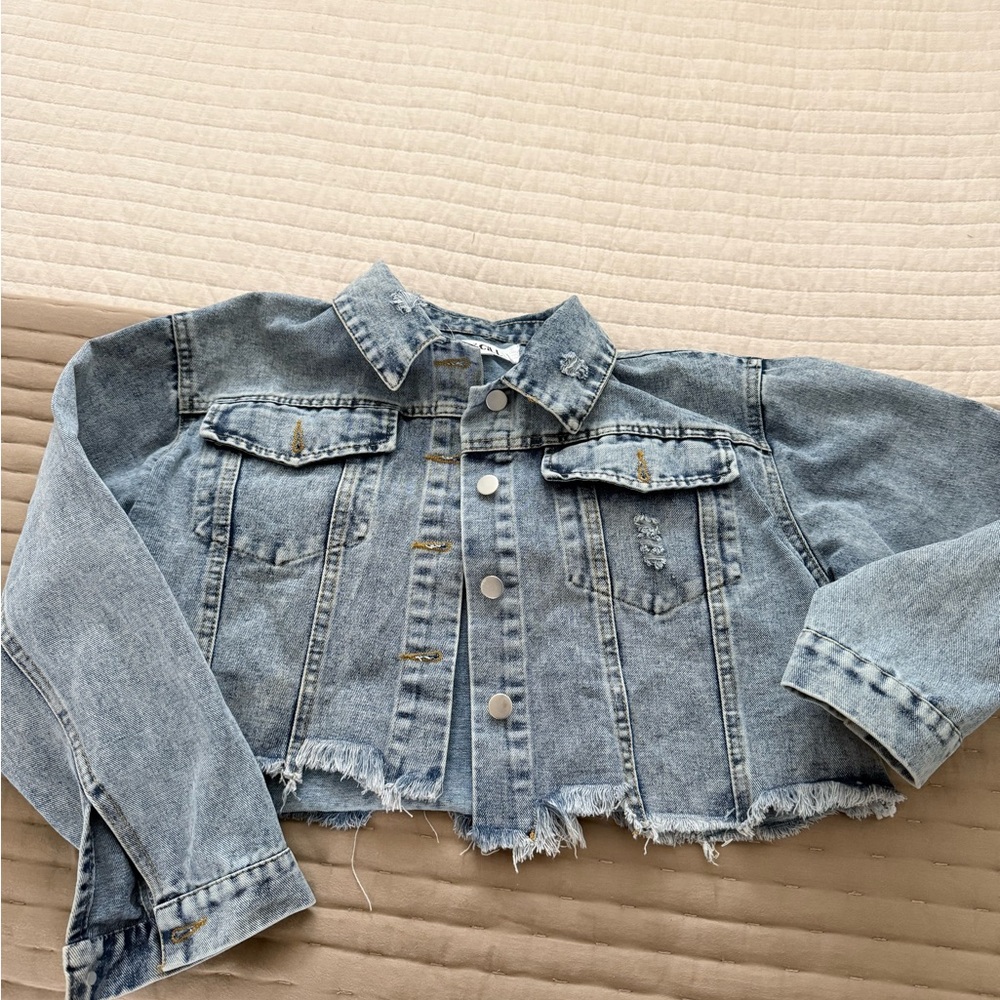 Stylish Cropped Denim Jacket
